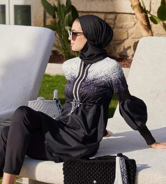  Mayovera Black and white swimwear for veiled women
