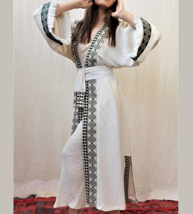 Women's White Embroidered Abaya