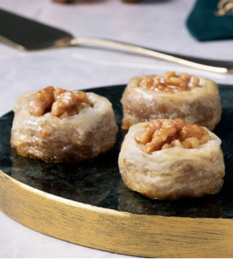 Burma Walnut from Karaköy Güllüoğlu - 1kg