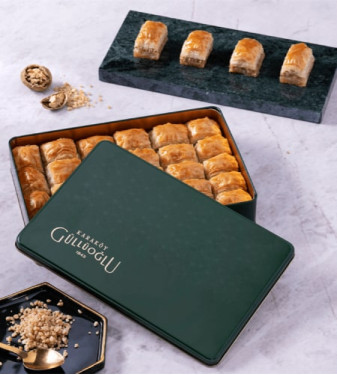 Walnut Baklava in Metal Box 900g from Karaköy Güllüoğlu