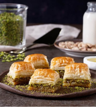 Vegan Baklava with Pistachio from Karaköy Güllüoğlu - 1kg