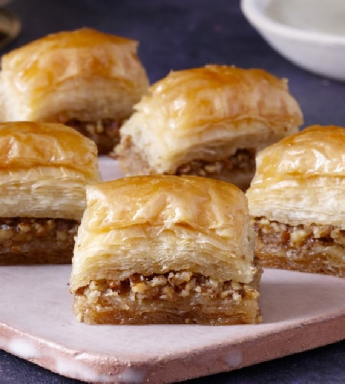 Light baklava with walnuts for diabetics from Karaköy Güllüoğlu - 1kg