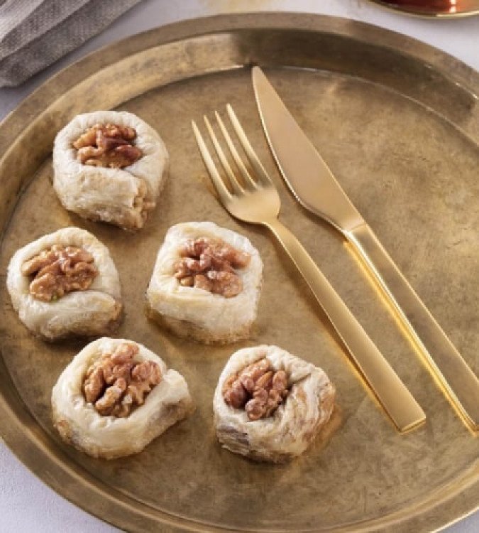 Burma Walnut from Karaköy Güllüoğlu - 1kg