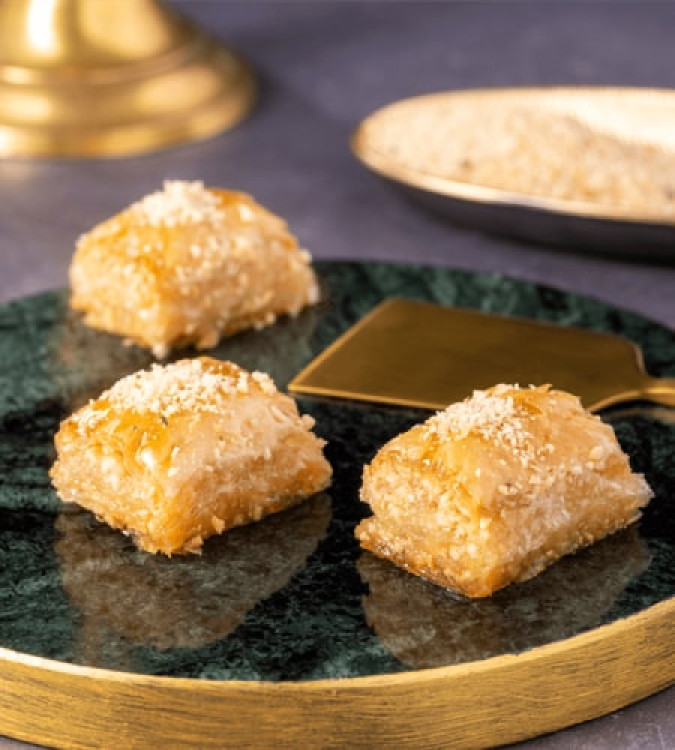 Baklava with Hazelnuts from Karaköy Güllüoğlu - 1kg