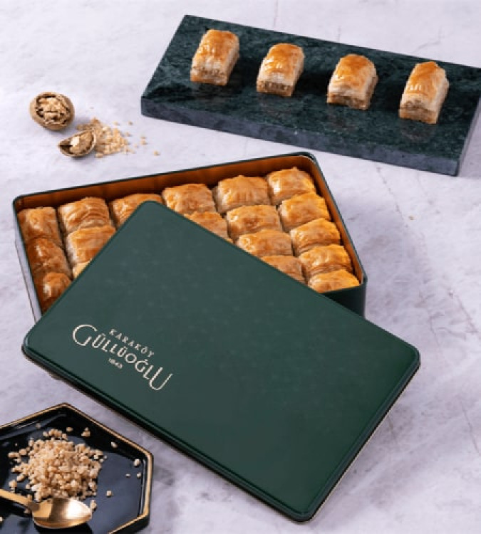 Walnut Baklava in Metal Box 900g from Karaköy Güllüoğlu