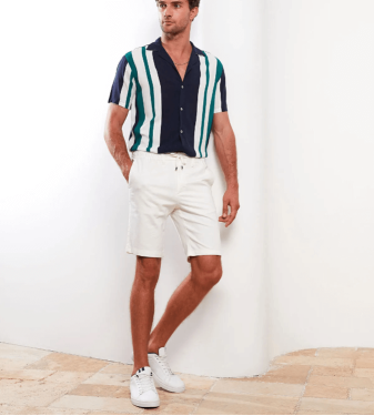 Men's short with belt design and side pockets