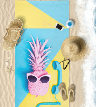 Beach towel with a digital pineapple print - VEVİEN HOME