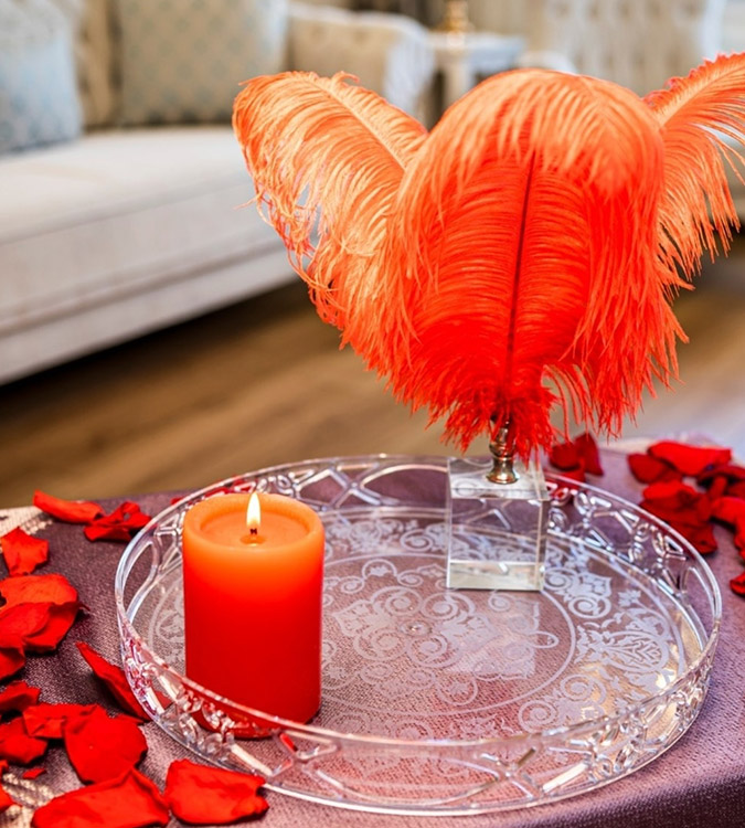 Transparent round coffee serving tray