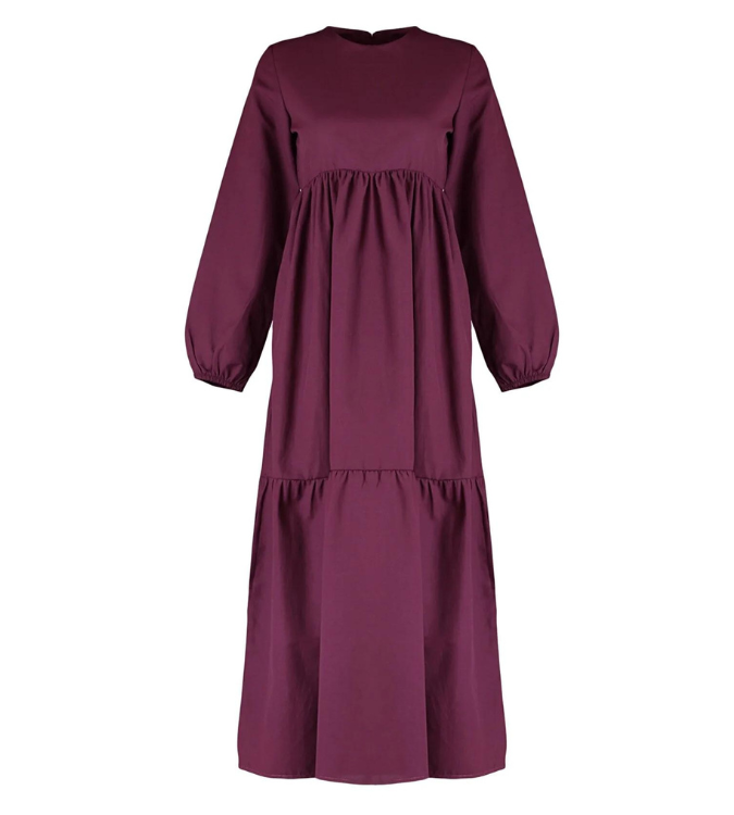 Long dress with a round neck