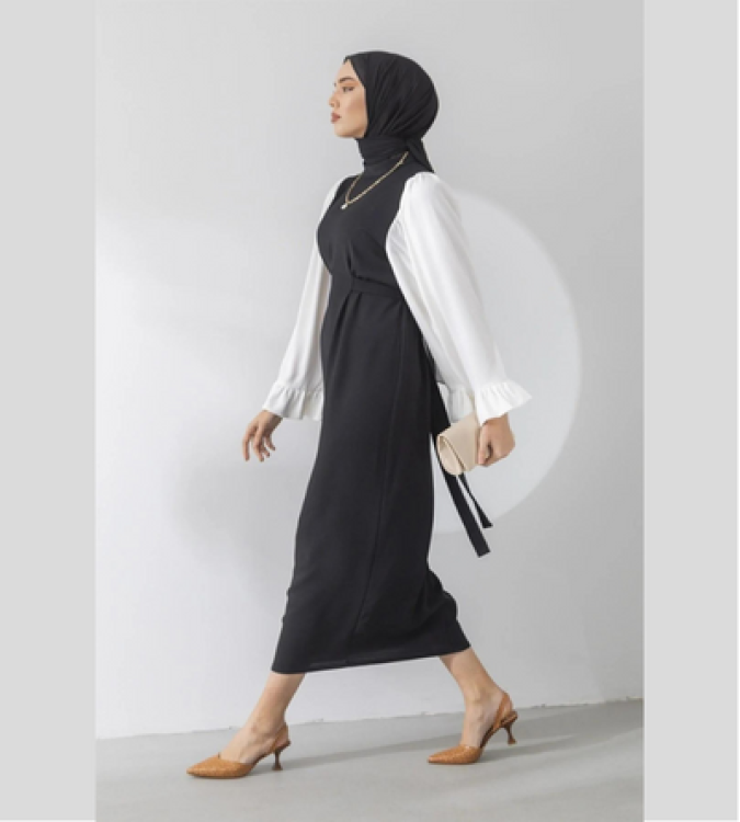 Black dress with loose sleeves