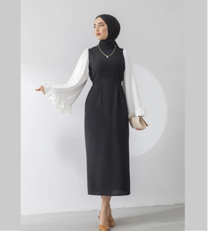 Black dress with loose sleeves