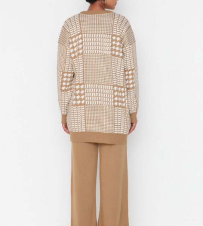 Two-piece knitwear set