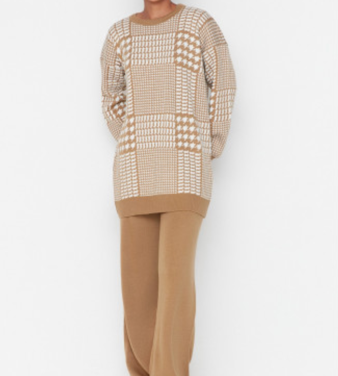 Two-piece knitwear set