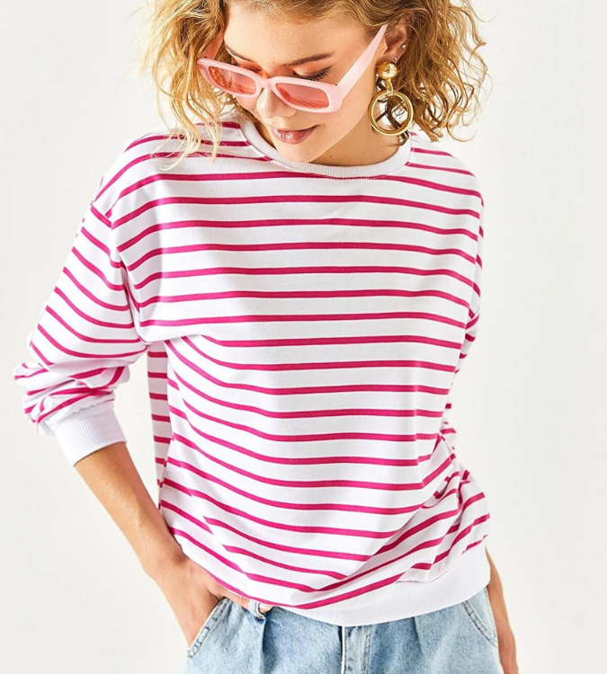 Women's oversize white and fuchsia striped sweater