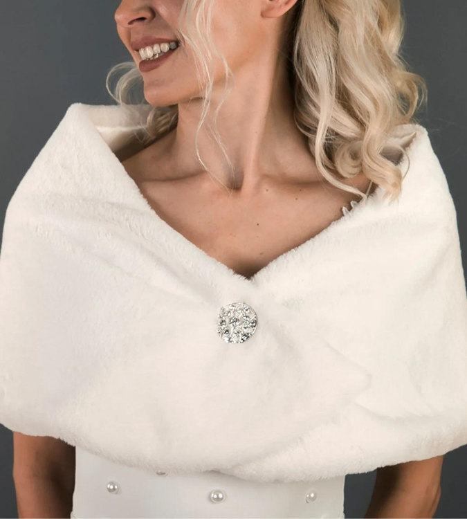 Women's off-white fur scarf