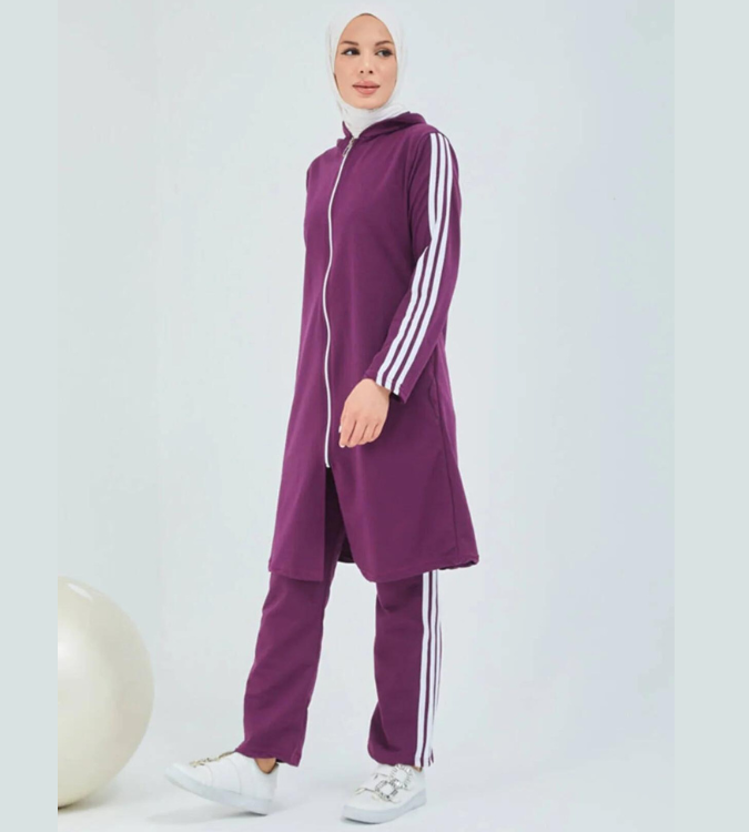 Sports suit for veiled women with a front zipper