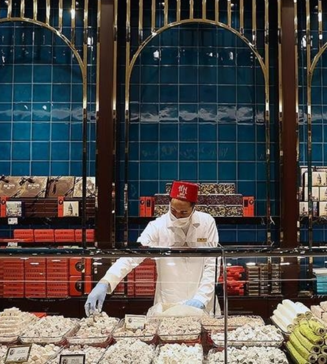 Mixed Turkish Delight - Green Wooden Box - by Hafez Mustafa