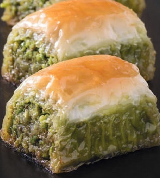 Ankara Baklava with Pistachio -Small Box 1kg- by Hafiz Mustafa