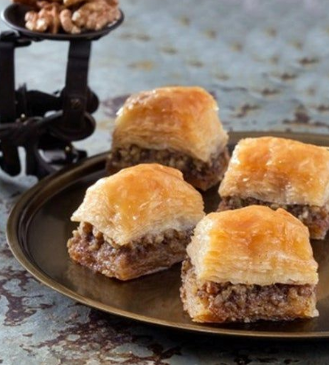 Baklava with Walnut - 1Kg Small Box - by Hafiz Mustafa