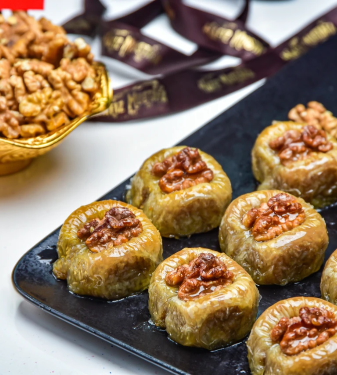 Sultan Baklava with Walnut - A Small Box 1kg - by Hafiz Mustafa
