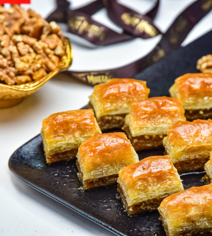Baklava with Walnut - 1Kg Small Box - by Hafiz Mustafa