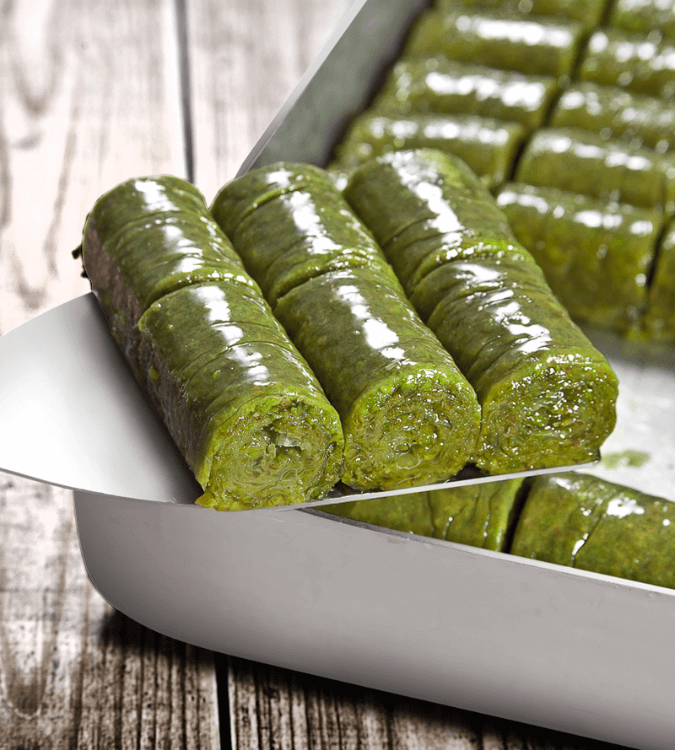 Baklava Rolls with Pistachio - 1kg Small Box - by Hafiz Mustafa