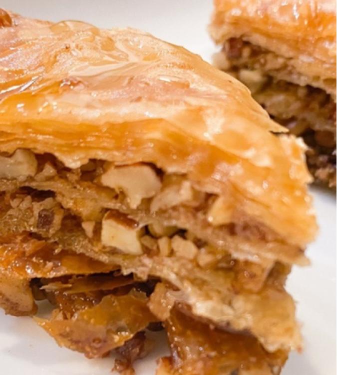 Baklava with Walnut - Small Box 1kg - by Hafiz Mustafa