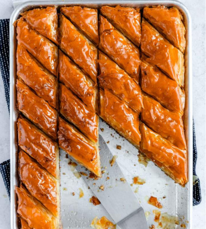 Baklava with Walnut - Small Box 1kg - by Hafiz Mustafa