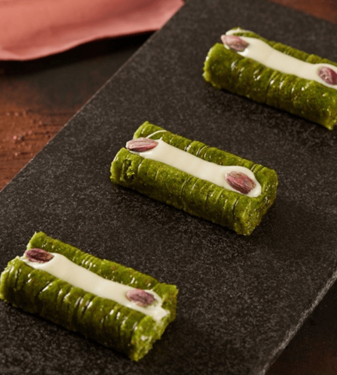 Princess Baklava Fingers with Pistachio - Small Box 1kg - by Hafiz Mustafa
