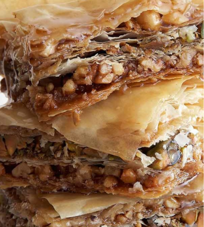 Baklava with Walnut - Small Box 1kg - by Hafiz Mustafa