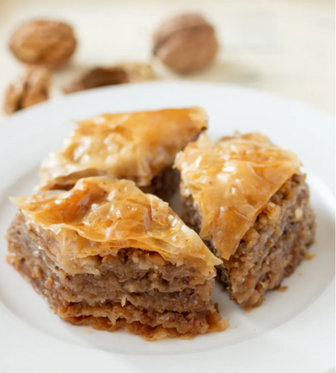 Baklava with Walnut - Small Box 1kg - by Hafiz Mustafa