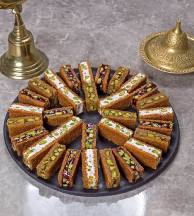 Mixed Ottoman Kadayef - Small Box 1kg - by Hafiz Mustafa.