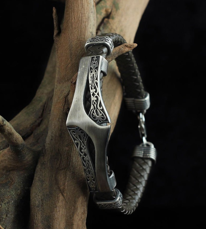 925 Silver and Leather Bracelet for Men with an Ornate Design