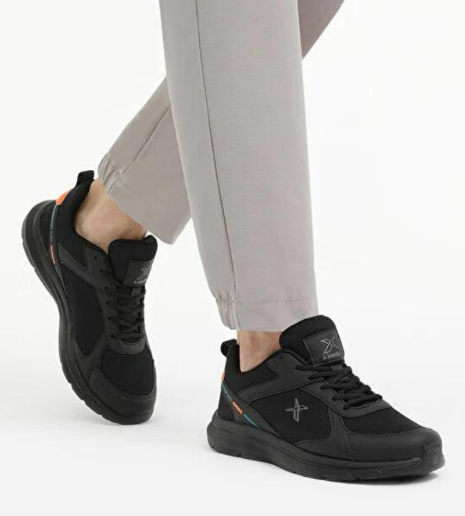 Black sport shoes for men - Kinetix